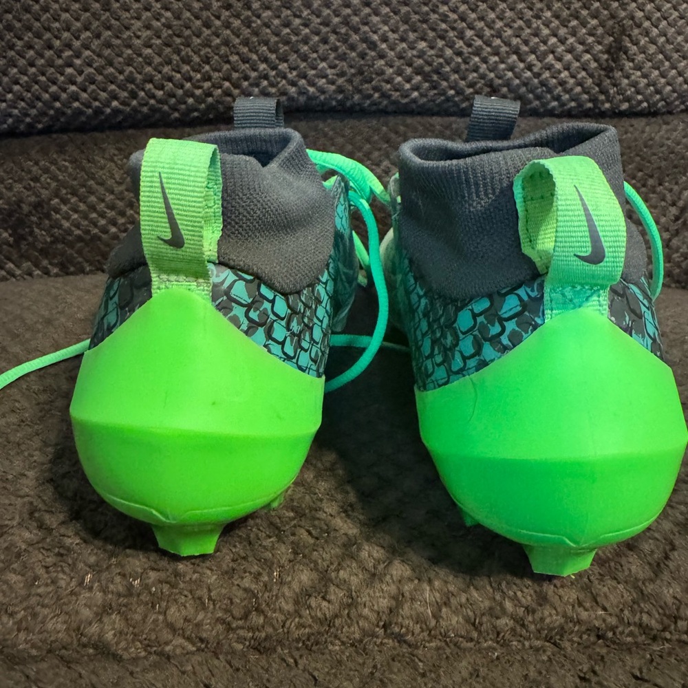 Nike Zoom Vapor Pro 1 CeeDee Lamb Green and Black Football Cleats - Picture 4 of 6